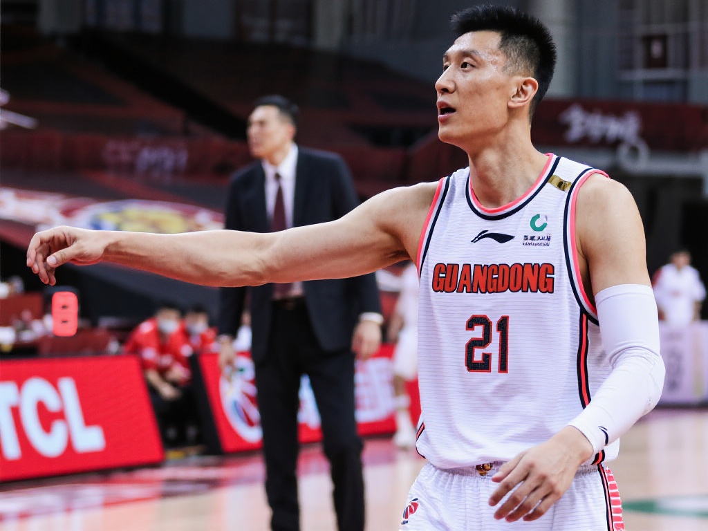 以赛季中期对阵辽宁队的比赛为例，广东队因